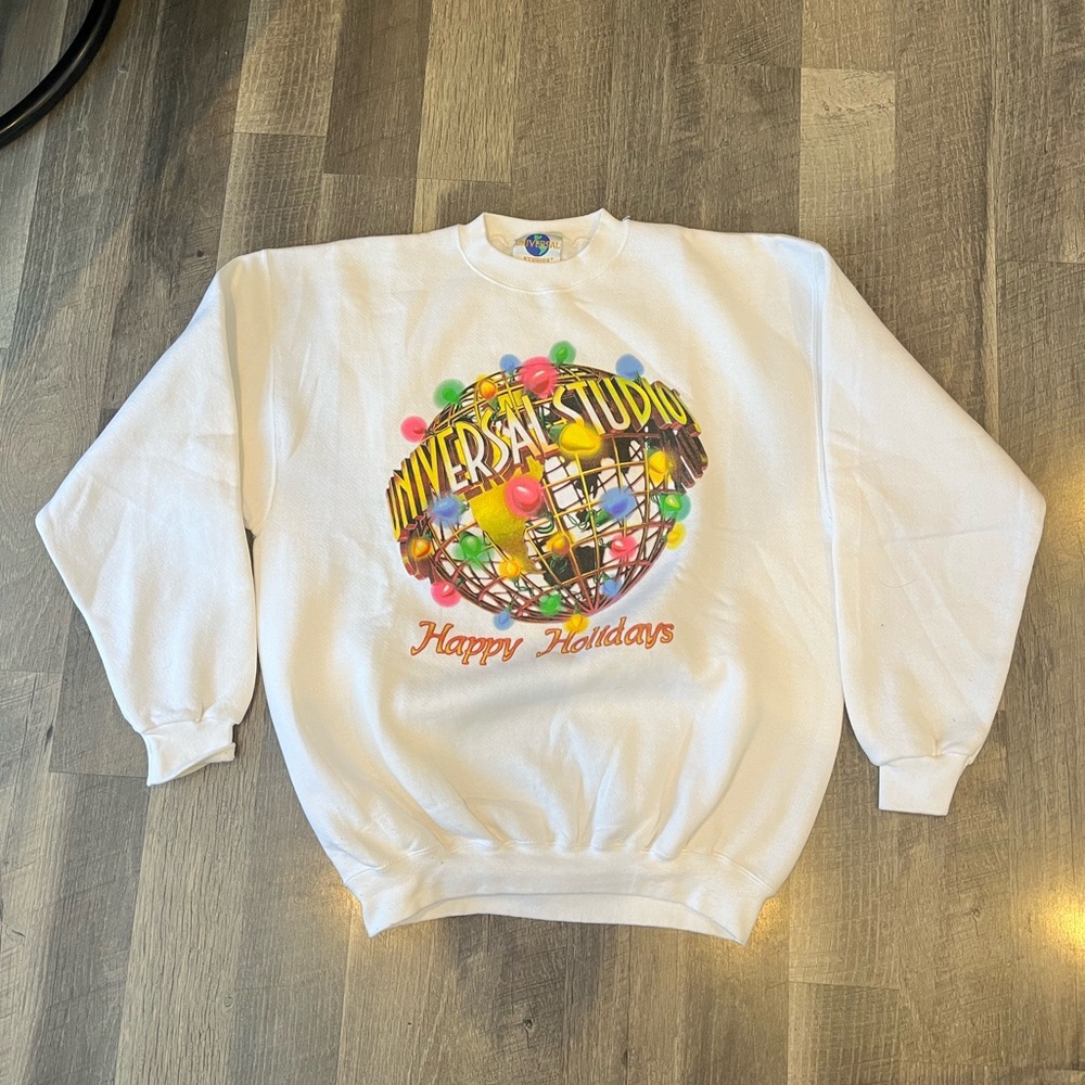 Universal Studio Sweater Happy Holiday Vintage